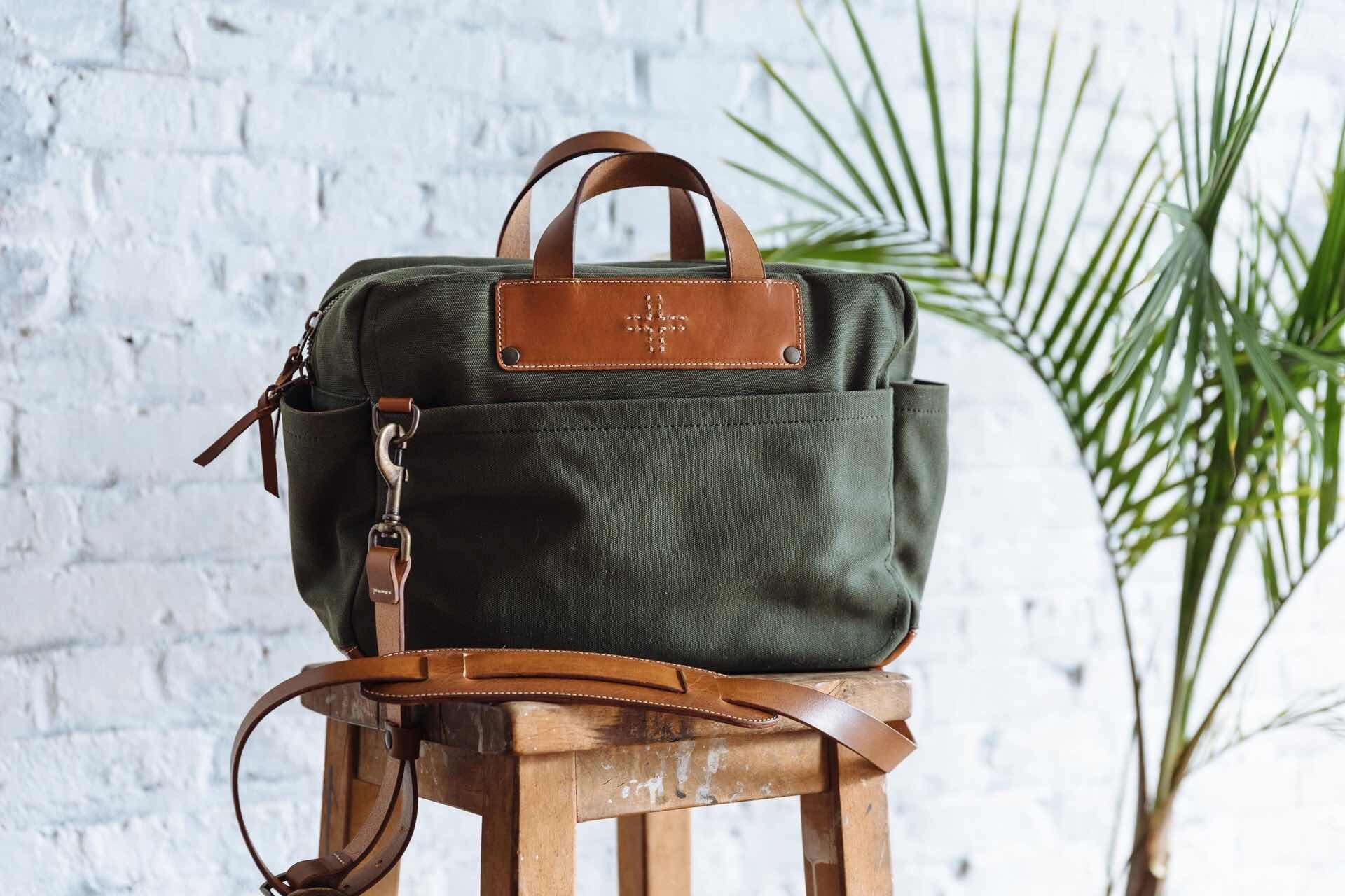 wp-standard-canvas-briefcase