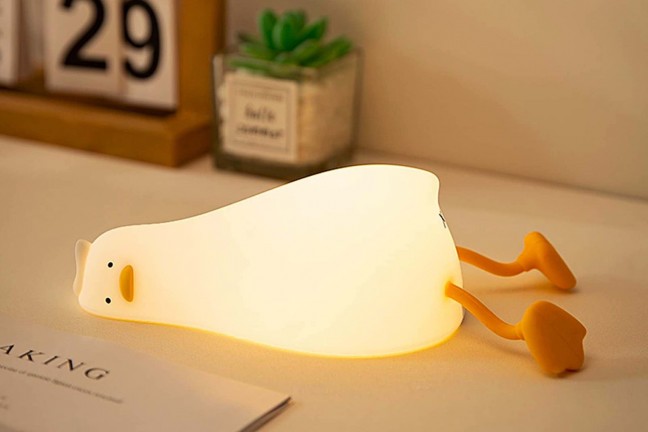 benson-lying-flat-duck-night-light