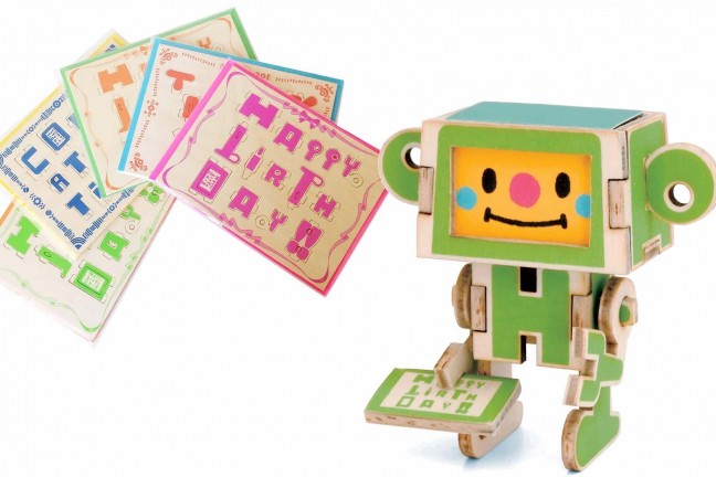 play-deco-wooden-robot-greeting-cards