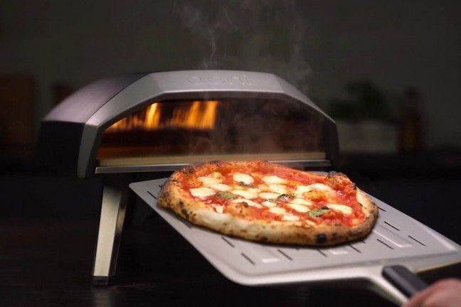 ooni-koda-gas-powered-outdoor-pizza-oven