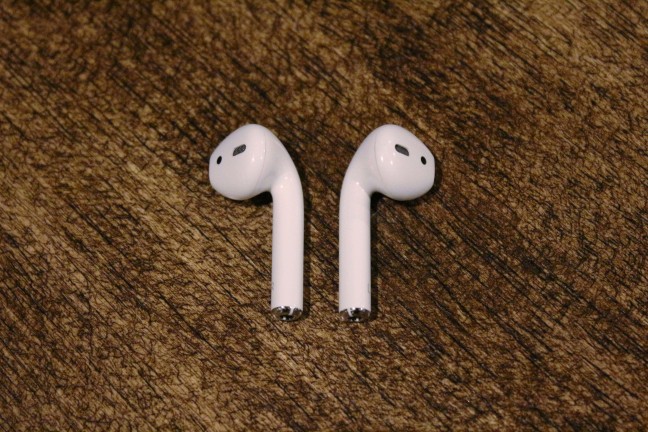 AirPods-8