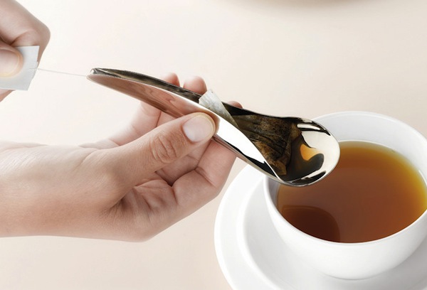 The "Tèo" tea bag spoon. ($26)