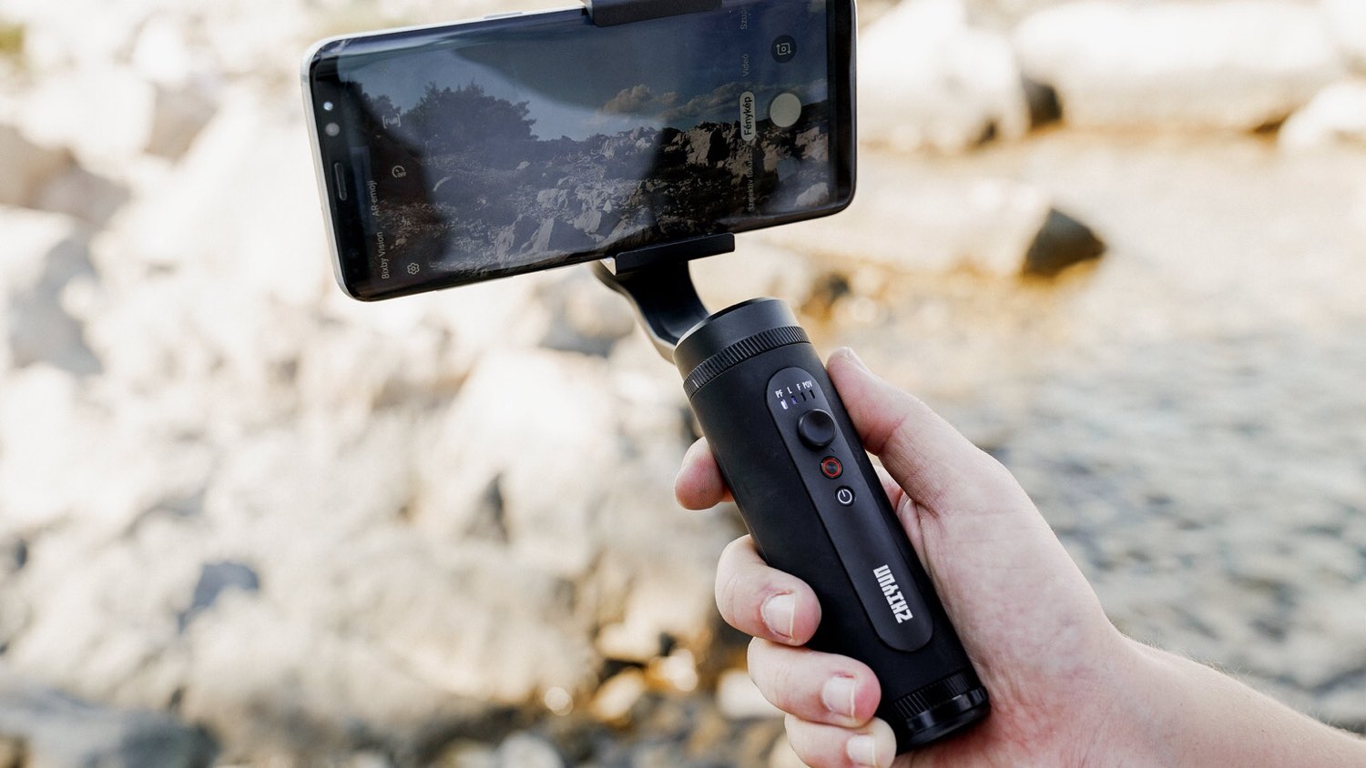 zhiyun-smooth-q2-smartphone-gimbal-2