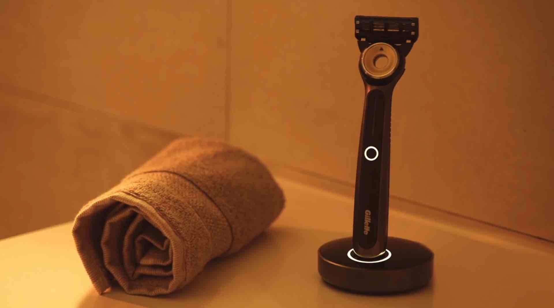 gillettelabs-heated-razor-charging-stand