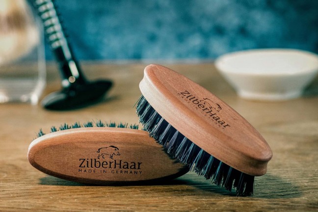 zilberhaar-pocket-mustache-and-beard-brush