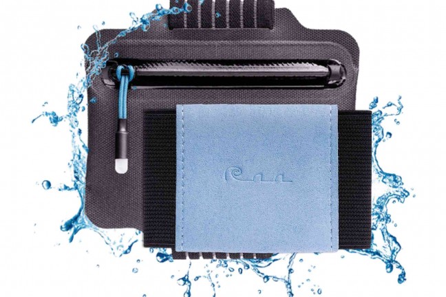 submerge-waterproof-wearable-wallet-cardholder