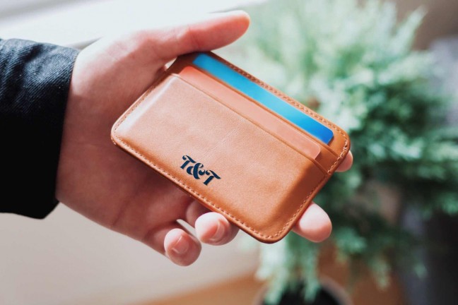 the-slimmest-wallets-for-your-money-guide-hero-oliur-rahman