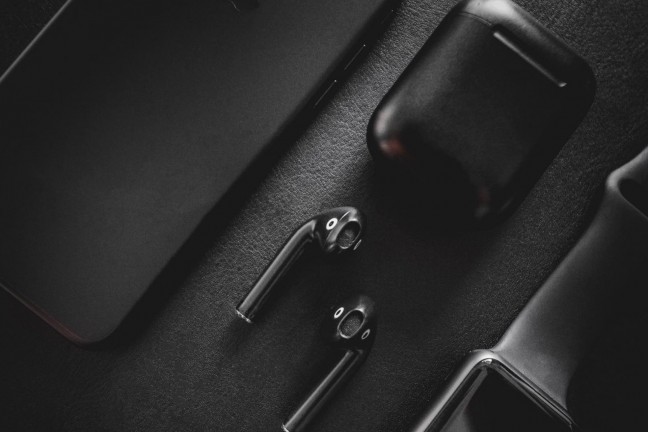 blackpods-custom-black-airpods