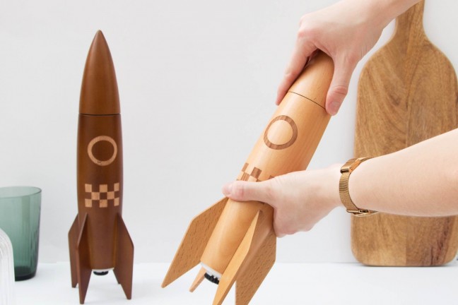 suck-uk-rocket-shaped-salt-and-pepper-grinders