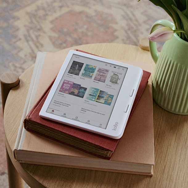 kobo-libra-colour-e-reader-lifestyle