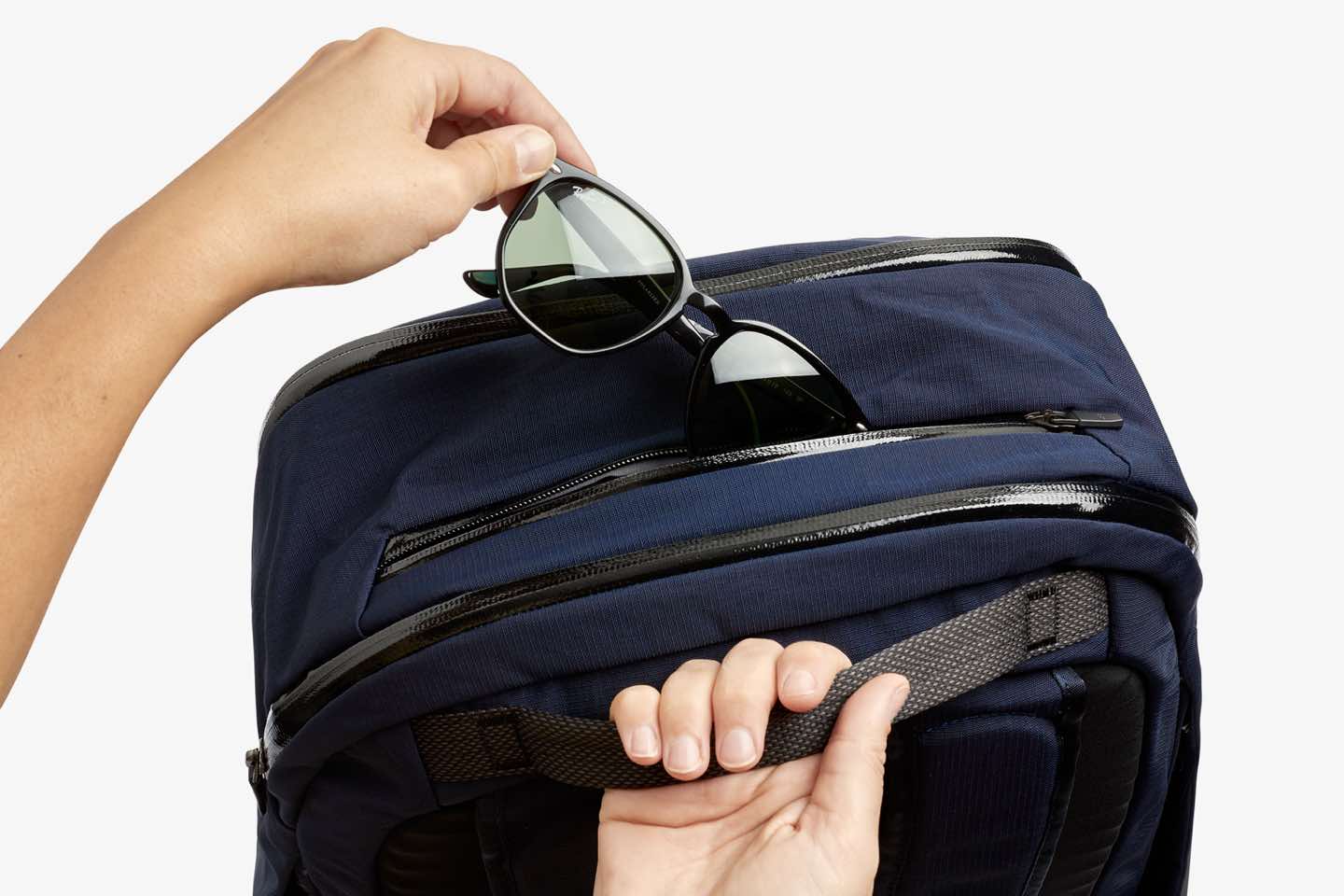 bellroy-transit-backpack-sunglasses-pocket