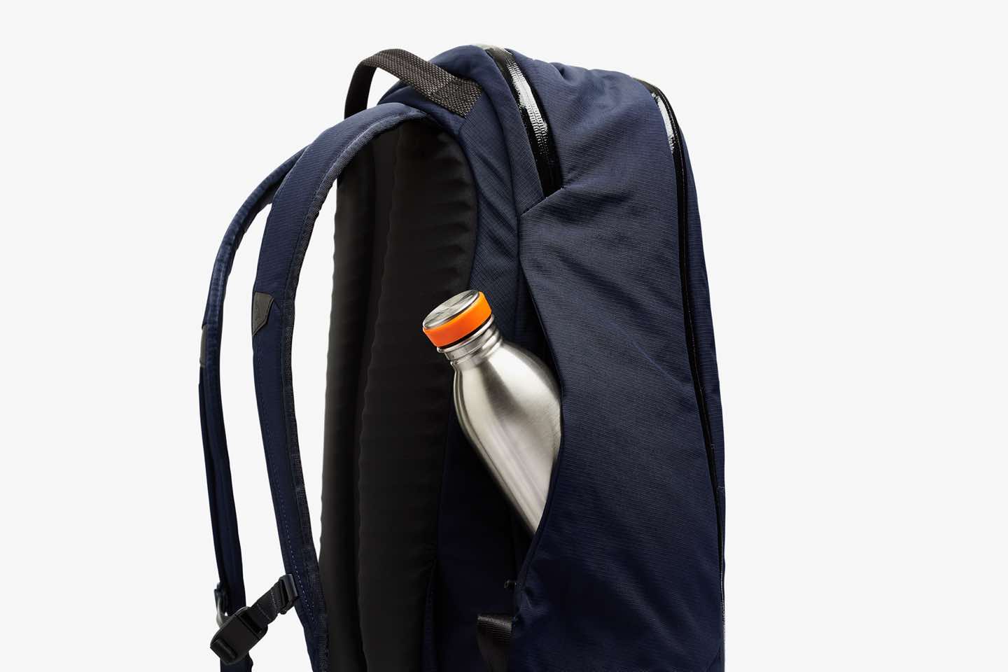 bellroy-transit-backpack-side-water-bottle-pocket